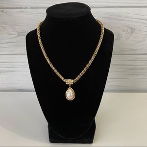 Vintage Pearl Necklace.